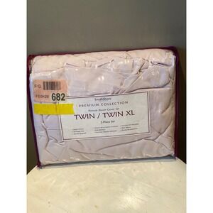 SouthShore Pintuck Duvet Cover Set 2-Piece Zipper Closure Twin / Twin XL